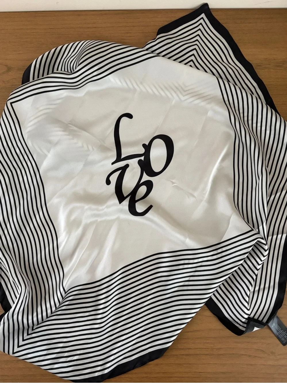 H&M Premium PRINTED SILK SCARF